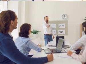 Kurumsal Tanıtım Filmi Fiyatları: 2025 Güncel Maliyetler Ve Etkileyen Faktörler 4 Kurumsal Tanıtım Filmi Yatırım Mı, Maliyet Mi?